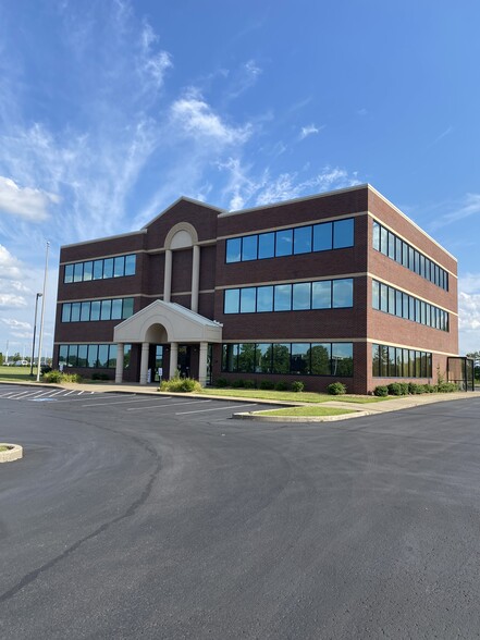 300 Southtown Blvd, Owensboro, KY à louer - Photo du bâtiment - Image 1 de 14