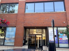 2015-2019 W Irving Park Rd, Chicago, IL à louer Photo intérieure- Image 1 de 11