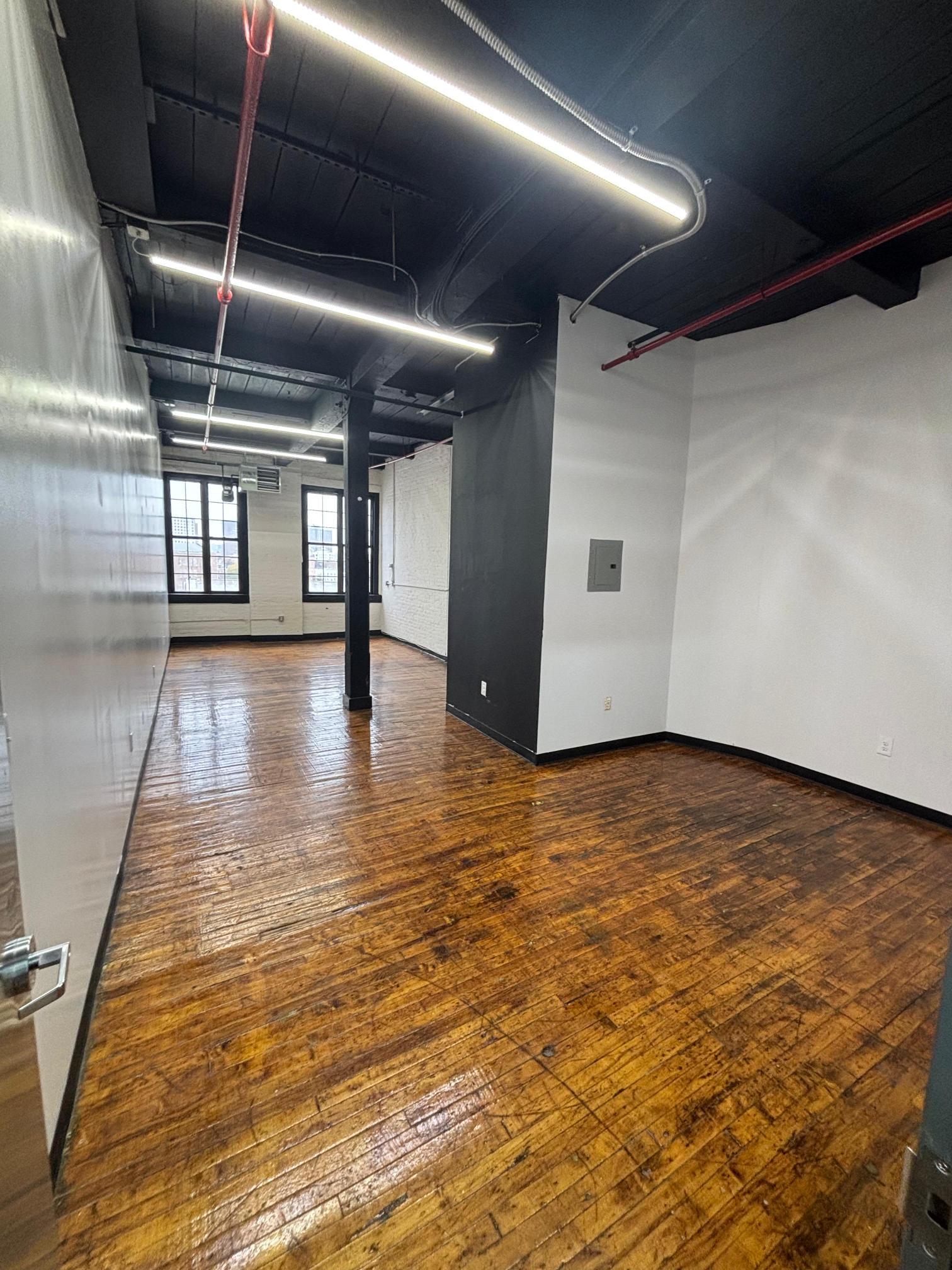 432 Austin Pl, Bronx, NY for lease Interior Photo- Image 1 of 3