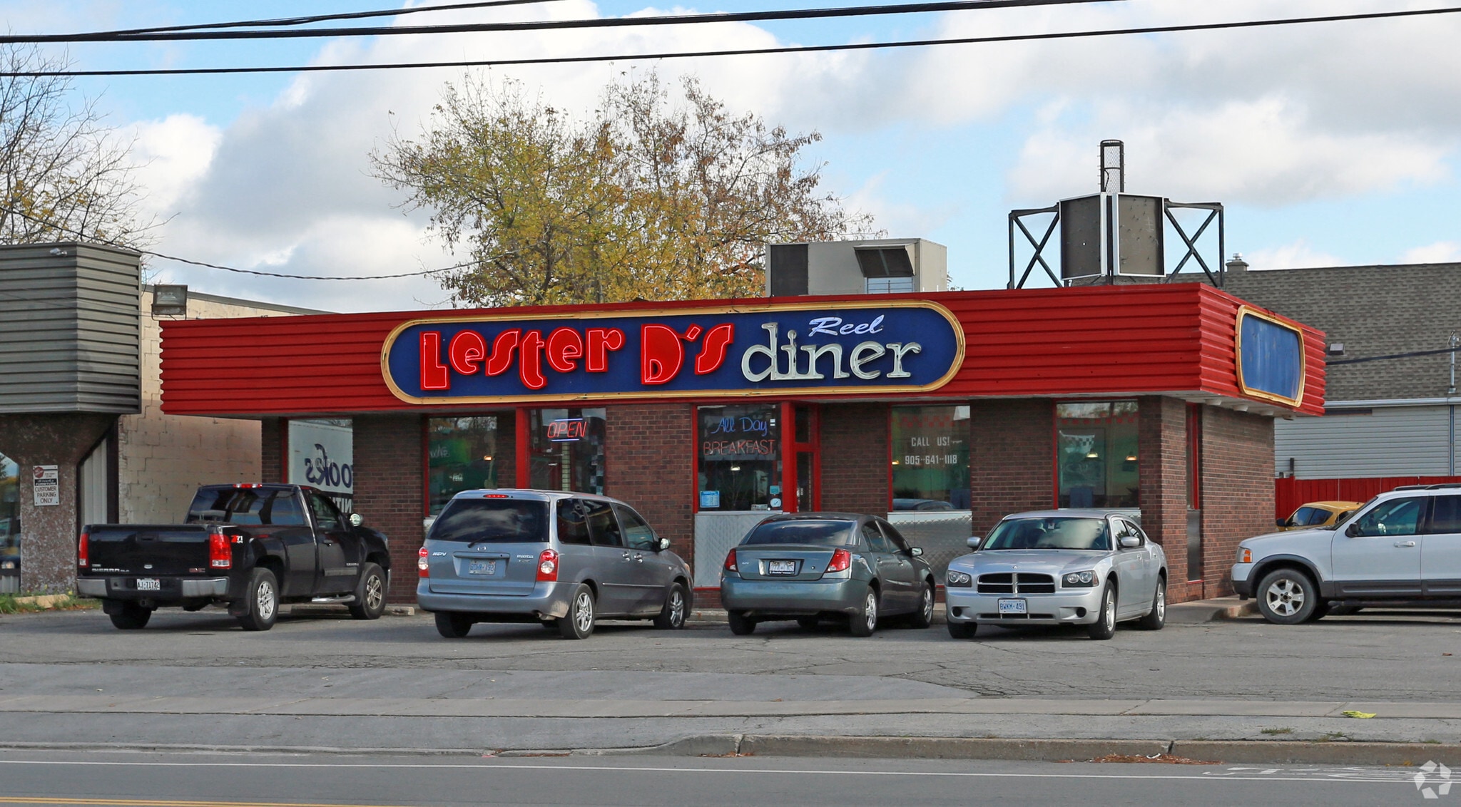 144 Hartzel Rd, St Catharines, ON for sale Primary Photo- Image 1 of 13