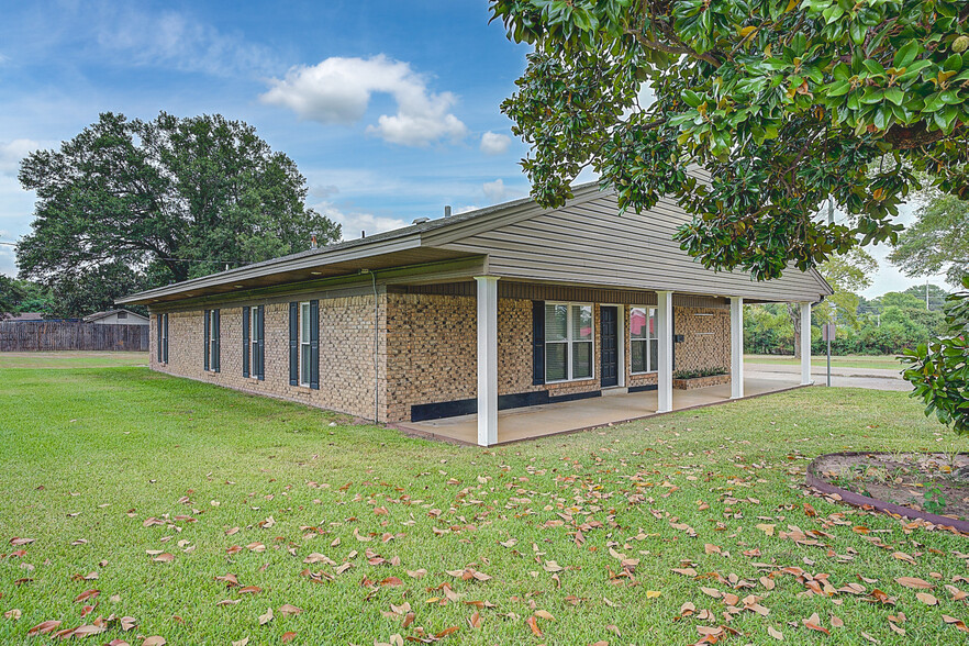 1015 E 35th St, Texarkana, AR à vendre - Photo du bâtiment - Image 1 de 35