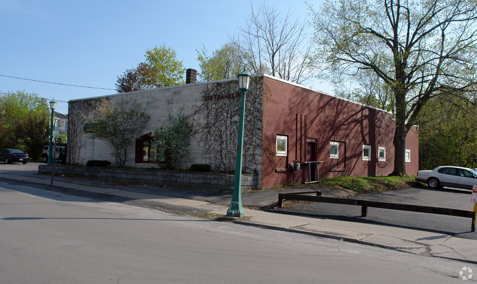 230 Franklin St, Watertown, NY for sale - Primary Photo - Image 1 of 2