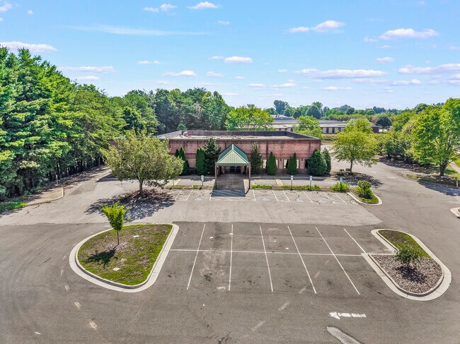 More details for 3169 Peters Creek Pky, Winston-Salem, NC - Retail for Sale