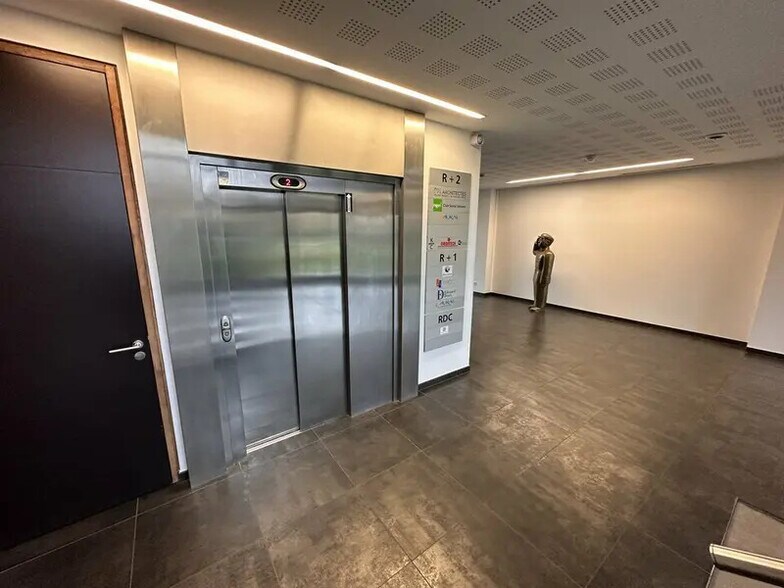 Office in Strasbourg for lease - Interior Photo - Image 2 of 6