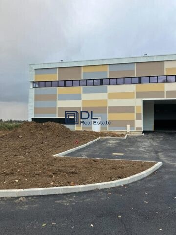 Industriel dans Plaisir à louer - Photo du bâtiment - Image 2 de 9