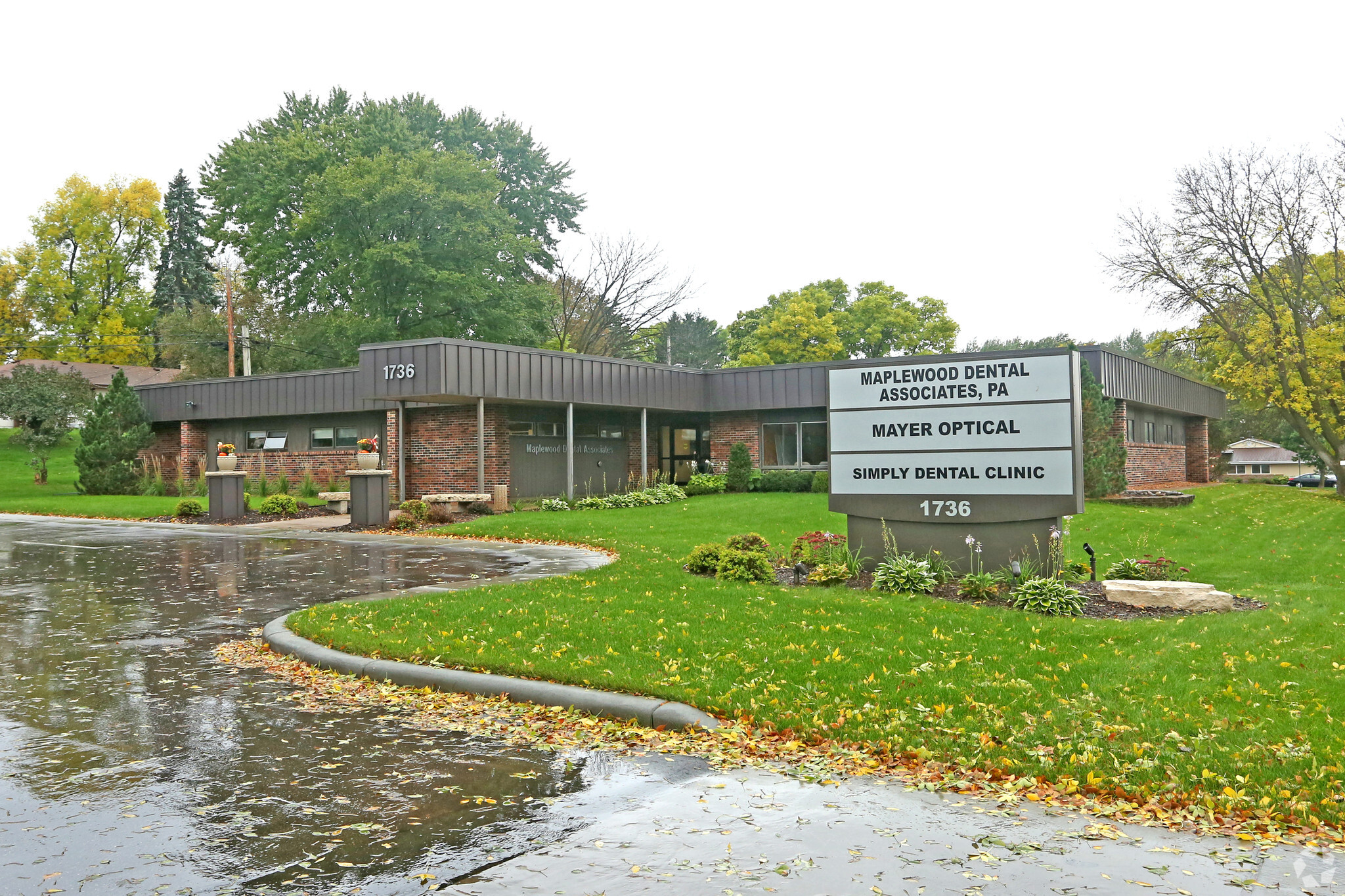 1736 Cope Ave E, Maplewood, MN for sale Primary Photo- Image 1 of 1