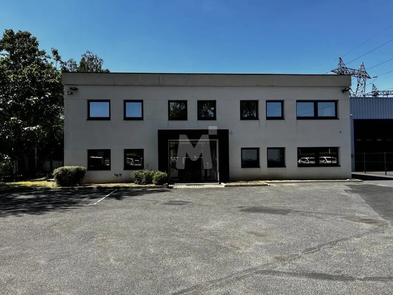Flex in Lisses for lease - Building Photo - Image 2 of 15