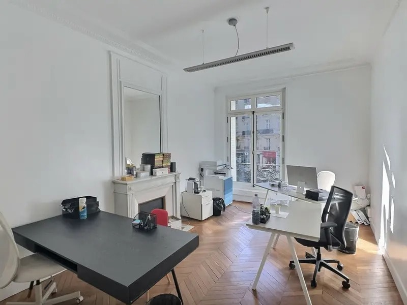 130 Rue De La Pompe, Paris for lease Building Photo- Image 1 of 9