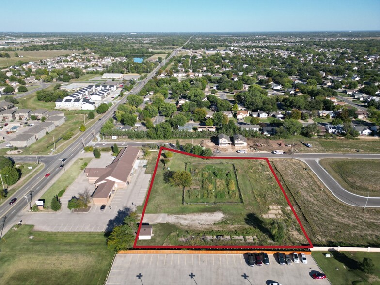 9999 E Harry St, Wichita, KS à vendre - Photo du bâtiment - Image 2 de 6