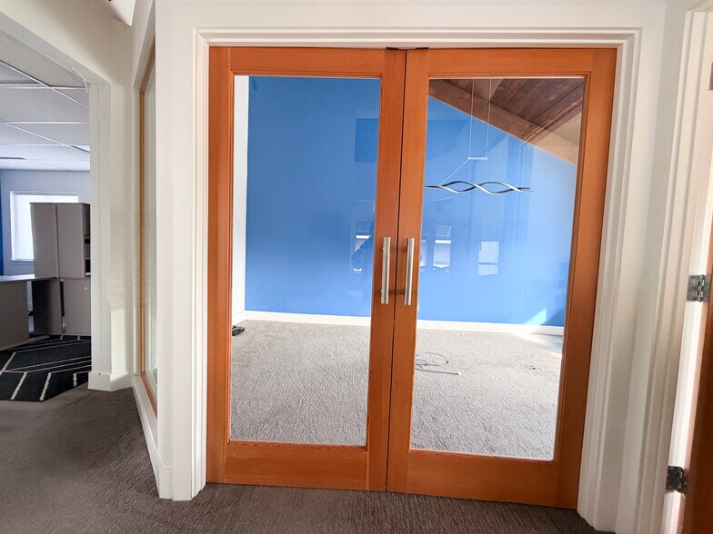 644 N Santa Cruz Ave, Los Gatos, CA à louer - Photo du bâtiment - Image 3 de 13