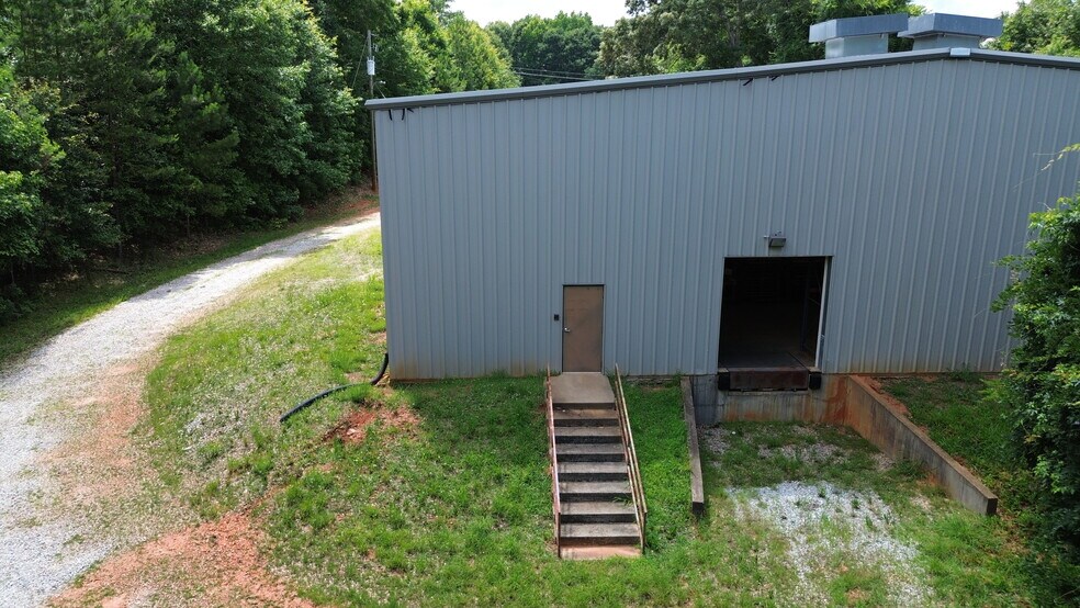 425 S Jackson St, Hartwell, GA for lease - Building Photo - Image 3 of 6