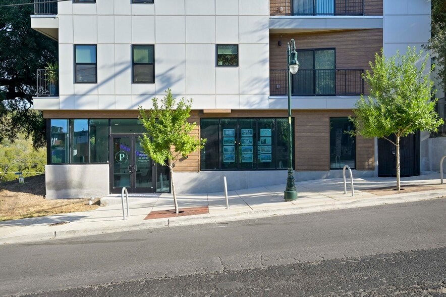2500 Longview St, Austin, TX à louer - Photo du bâtiment - Image 3 de 16