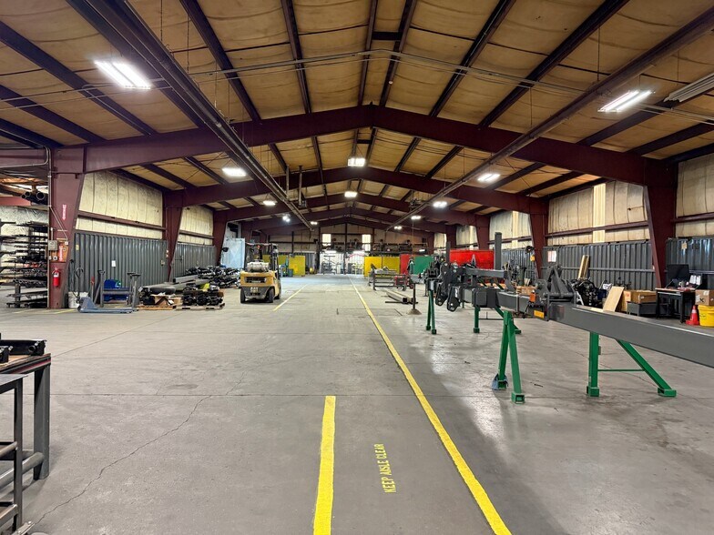 2120 4th Ave, Holdrege, NE à vendre - Photo du bâtiment - Image 3 de 31