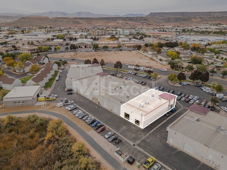 476 E Riverside Dr, Saint George, UT à louer - Photo du bâtiment - Image 2 de 8