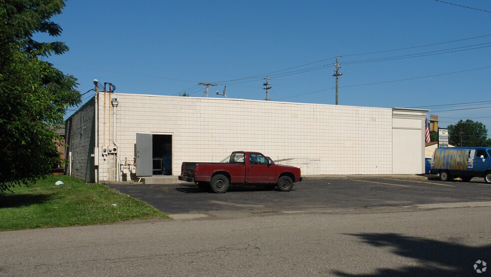 4964-4968 W Tuscarawas St, Canton, OH à louer - Photo du bâtiment - Image 3 de 5