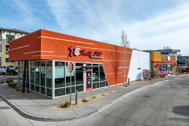 Plus de détails pour 709-716 S Virginia St, Reno, NV - Commerce de détail à louer