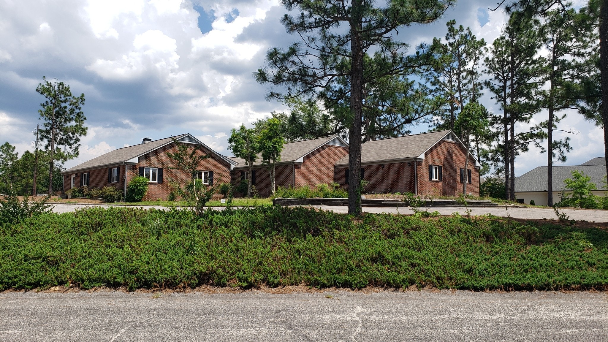 110 Turner St, Southern Pines, NC for lease Primary Photo- Image 1 of 17