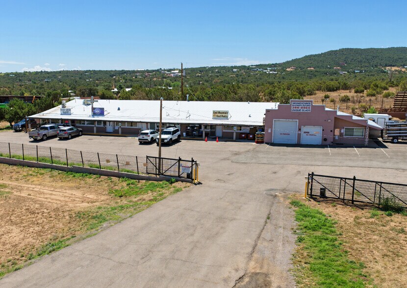 1342 E Old Highway 66, Tijeras, NM à vendre - Photo du bâtiment - Image 1 de 14