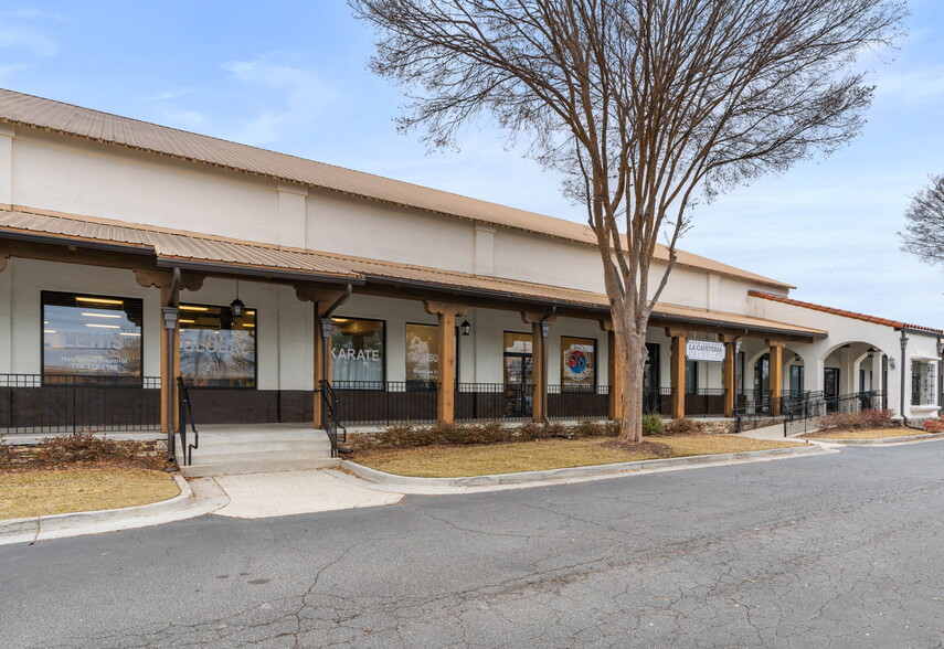 5522 New Peachtree Rd, Chamblee, GA for lease - Building Photo - Image 2 of 7