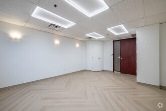 1538 Rue Sherbrooke O, Montréal, QC for lease Interior Photo- Image 2 of 4