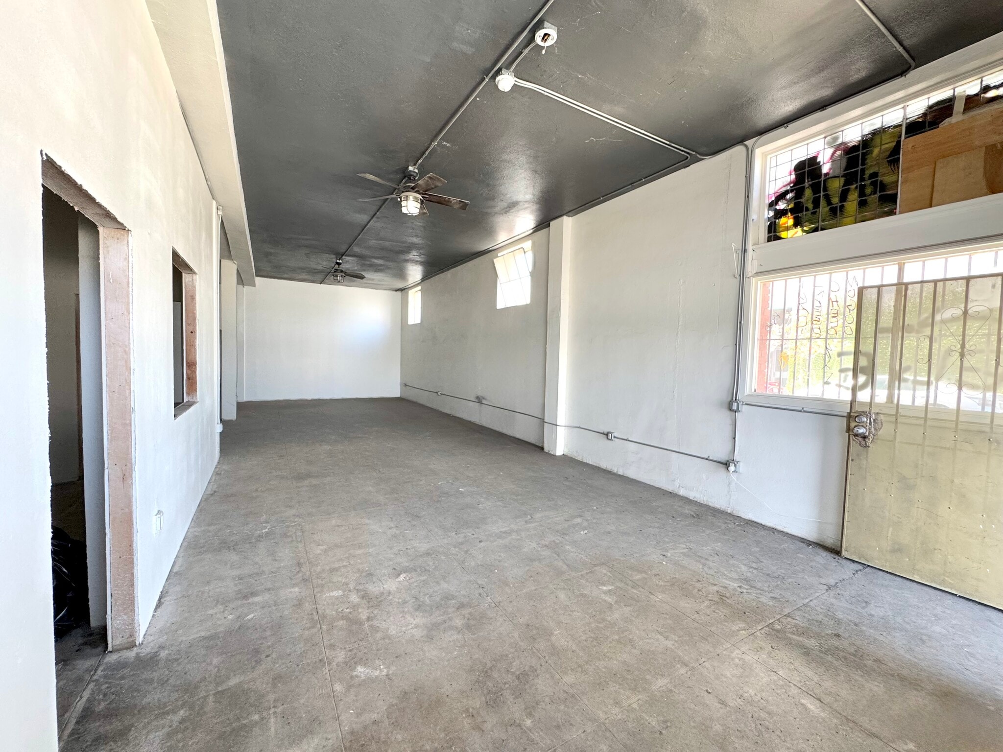 700-706 E 1st St, Los Angeles, CA for lease Interior Photo- Image 1 of 12
