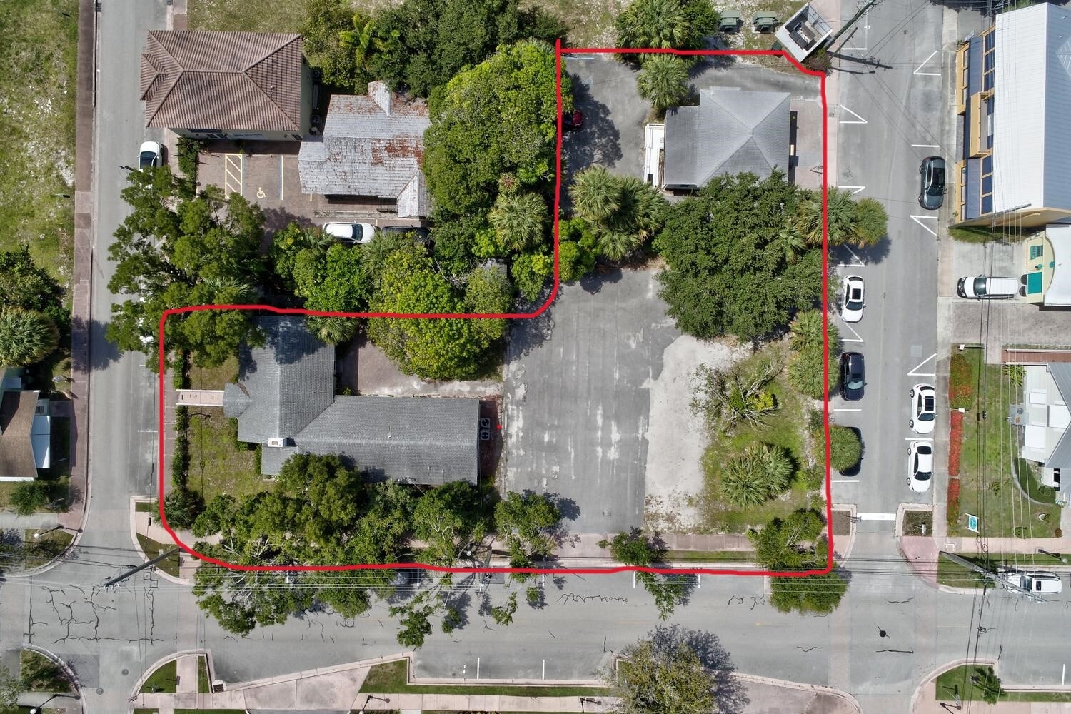 300 SE Detroit Ave, Stuart, FL for sale Primary Photo- Image 1 of 67