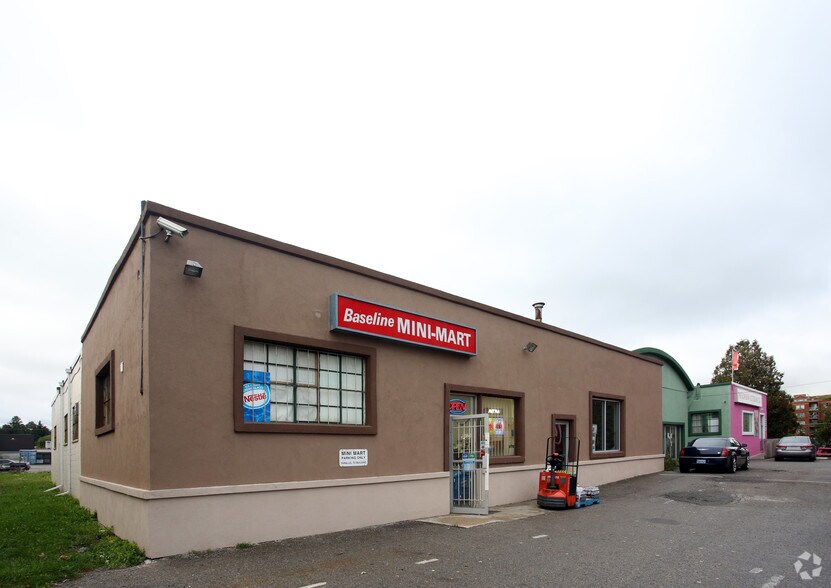 43 Base Line Rd W, London, ON à vendre - Photo principale - Image 1 de 1