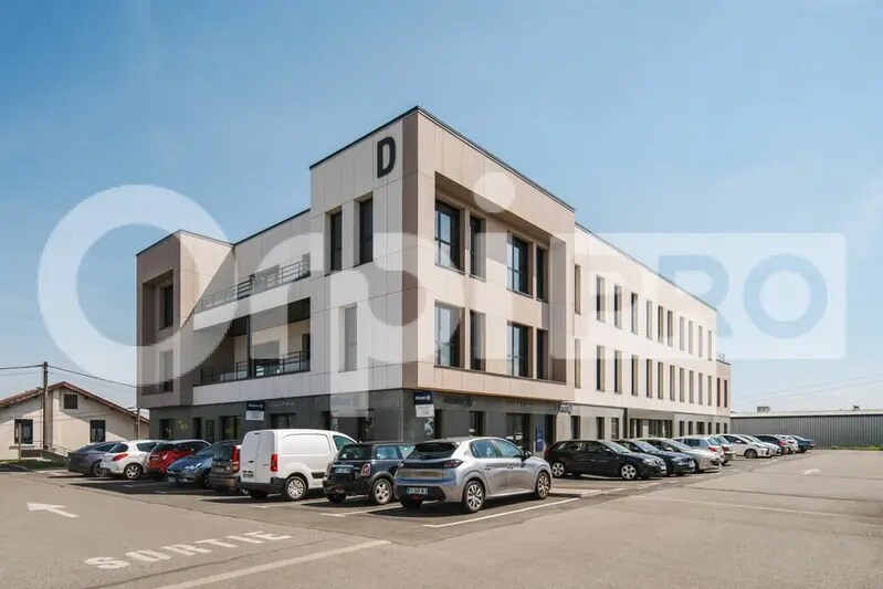 Office in Villefranche-sur-Saône for lease - Building Photo - Image 3 of 4
