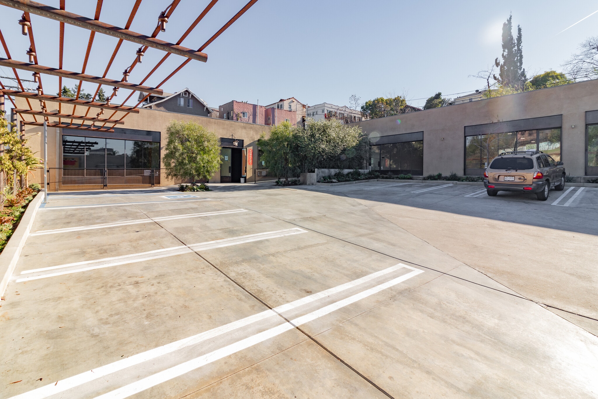 1498 W Sunset, Los Angeles, CA for lease Primary Photo- Image 1 of 4