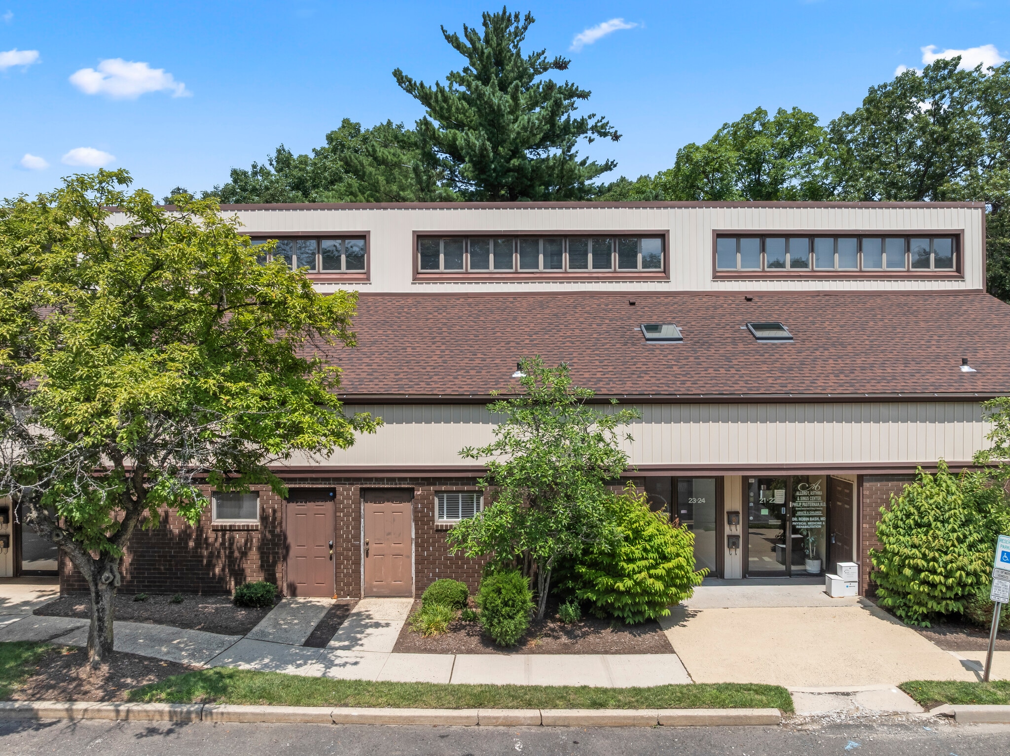 23-24 Brunswick Woods Drive, East Brunswick, NJ for lease Primary Photo- Image 1 of 11