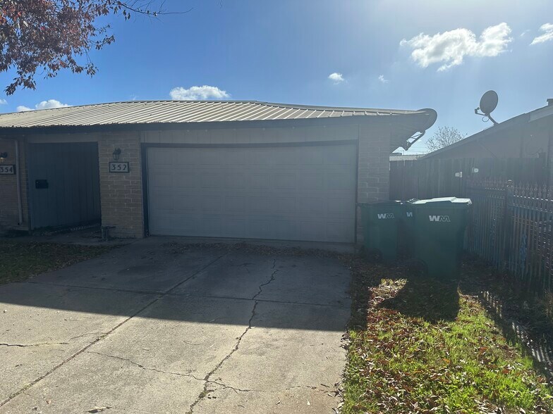 352 Jill Cir, Stockton, CA à vendre - Photo du bâtiment - Image 2 de 10