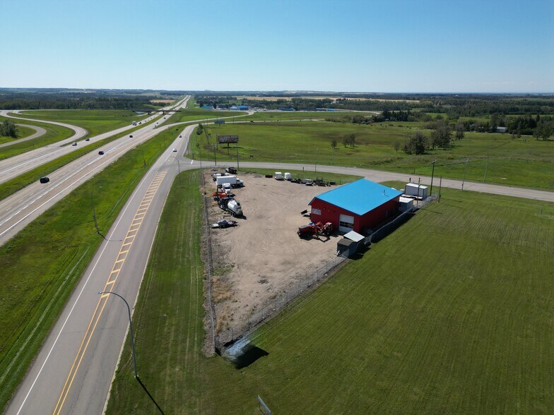 3208 52 Av, Innisfail, AB à vendre - Photo du bâtiment - Image 2 de 19