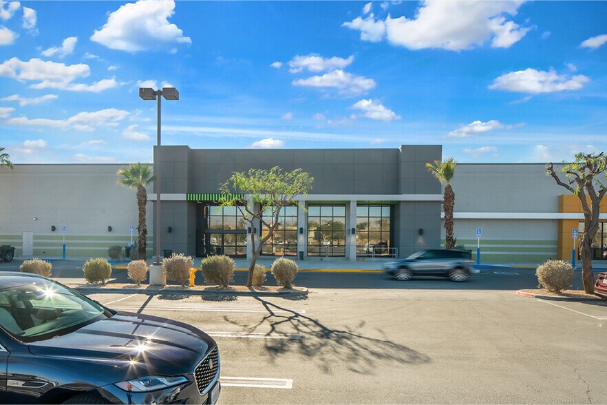 78945 Highway 111, La Quinta, CA à vendre - Photo du bâtiment - Image 3 de 6