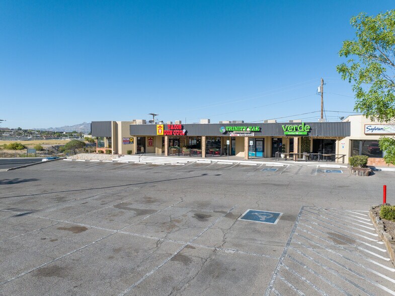 5801-5835 N Mesa St, El Paso, TX for lease - Building Photo - Image 3 of 7