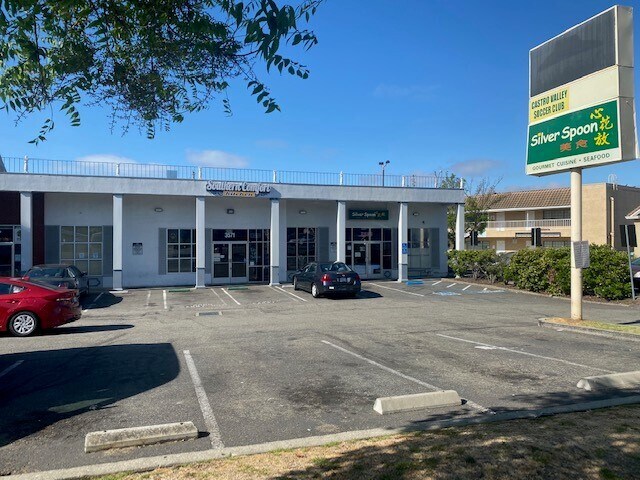 3563 Castro Valley Blvd, Castro Valley, CA à louer - Photo du bâtiment - Image 2 de 7