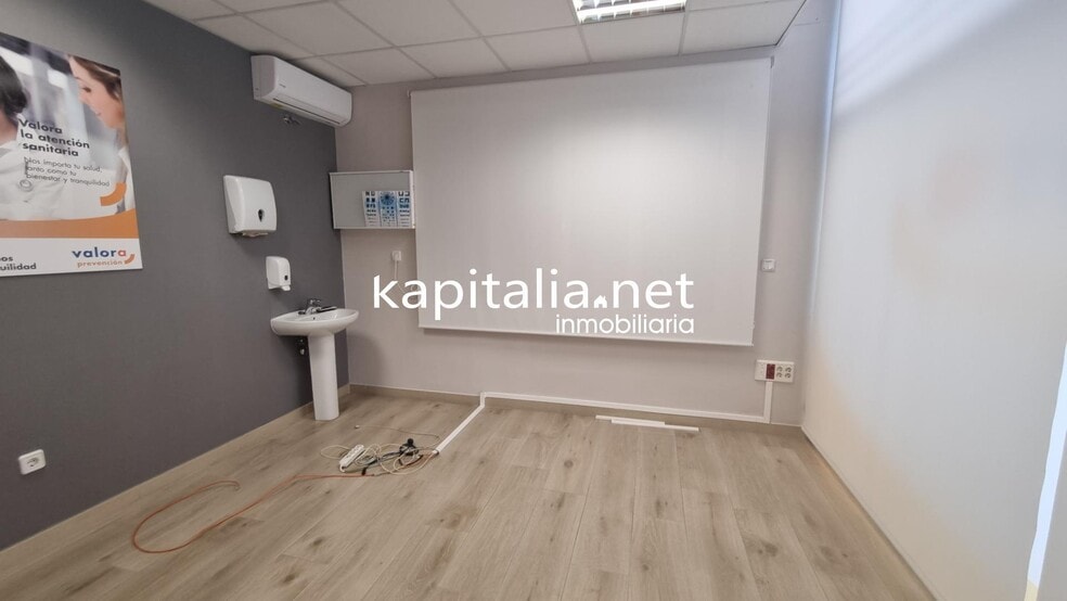 Retail in València for lease - Interior Photo - Image 3 of 7