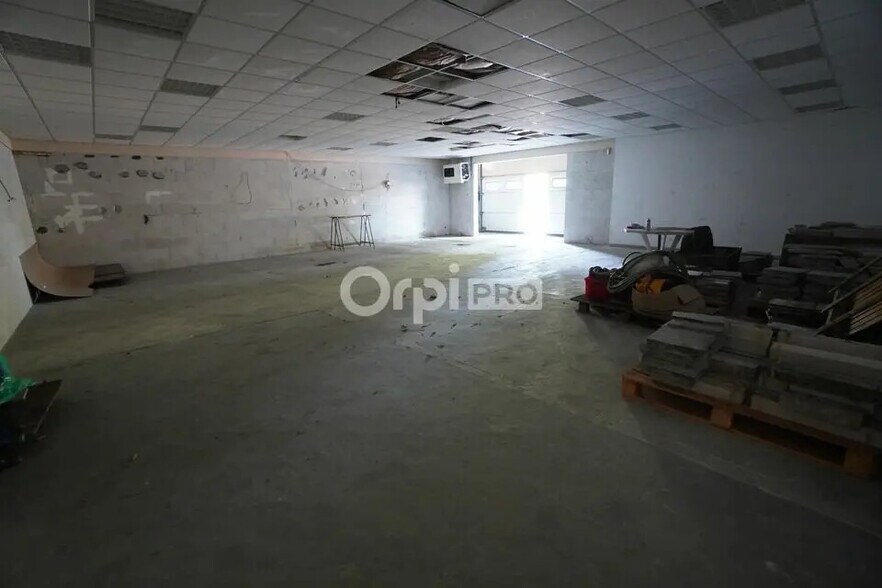 Office in Dijon for lease - Building Photo - Image 3 of 9