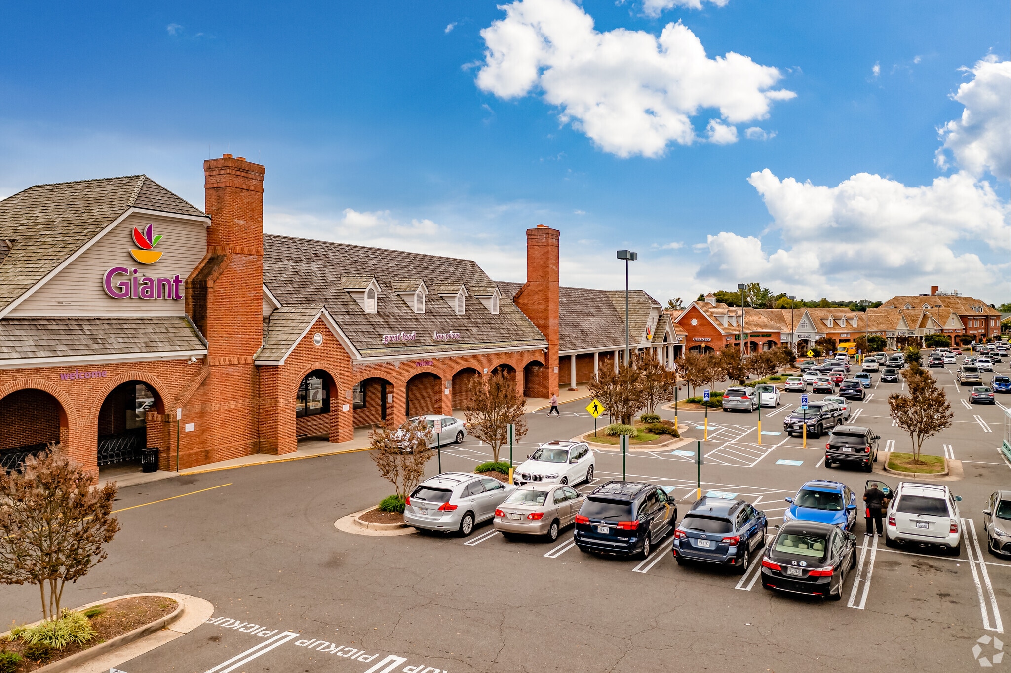 5600-5675 Stone Rd, Centreville, VA for lease Primary Photo- Image 1 of 8