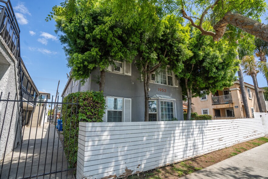 1952 Pine Ave, Long Beach, CA à vendre - Photo du bâtiment - Image 2 de 12