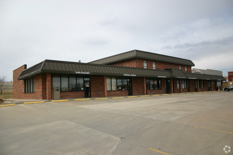 2400 S Lee's Summit Rd, Independence, MO à louer - Photo du bâtiment - Image 2 de 10