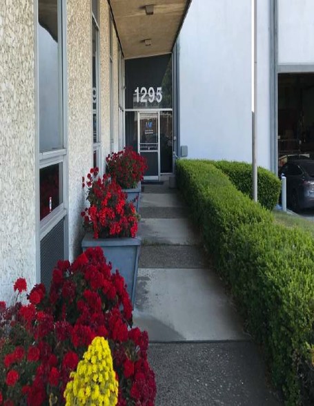 1295 67th St, Emeryville, CA for lease - Building Photo - Image 3 of 5