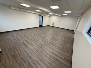 425 Napoleon Rd, Bowling Green, OH for lease Interior Photo- Image 1 of 7