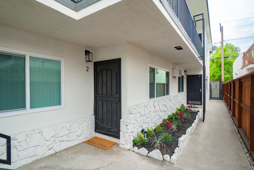 1203 Ximeno Ave, Long Beach, CA à vendre - Photo du bâtiment - Image 2 de 12