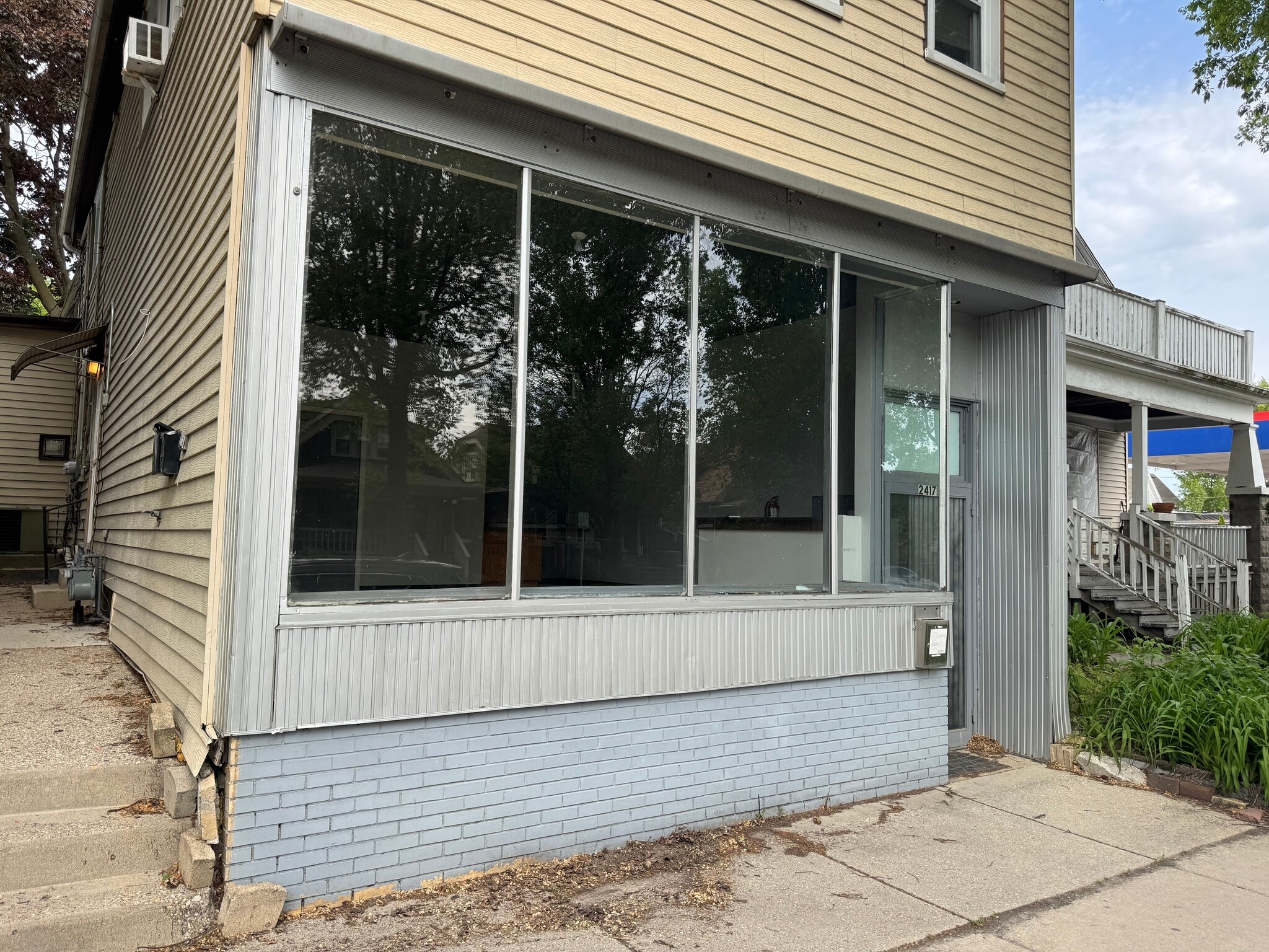 2417 S Howell Ave, Milwaukee, WI à louer Photo intérieure- Image 1 de 3