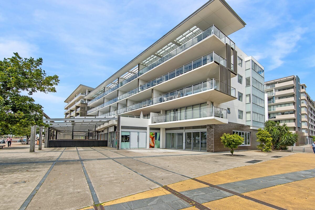 5-7 Honeysuckle Dr, Newcastle à vendre Photo principale- Image 1 de 5