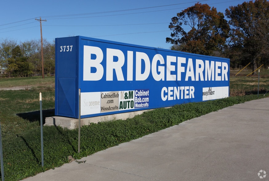 3733 E University Dr, McKinney, TX for lease - Building Photo - Image 2 of 5