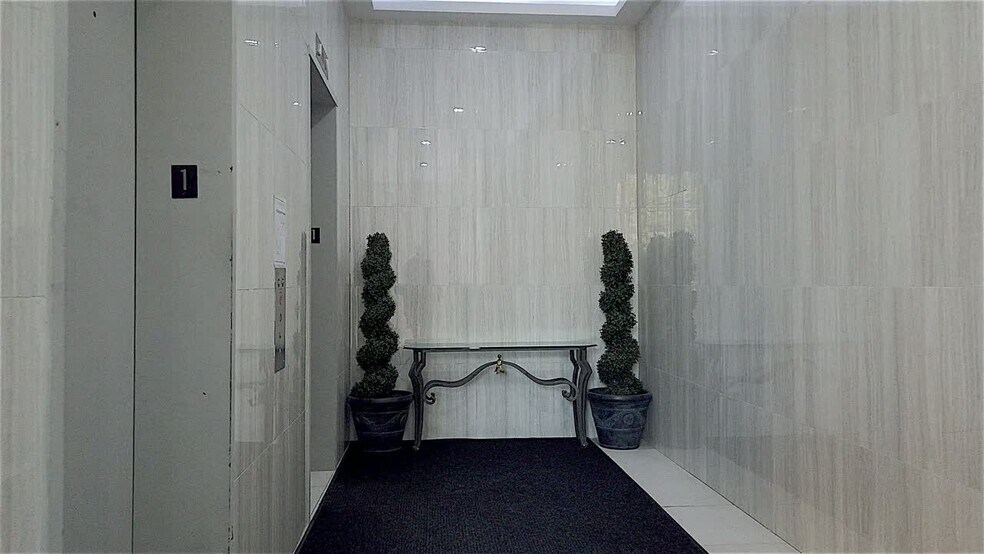 2108-2118 Adam Clayton Powell Jr Blvd, New York, NY à louer - Vidéo sur l’inscription commerciale - Image 2 de 8