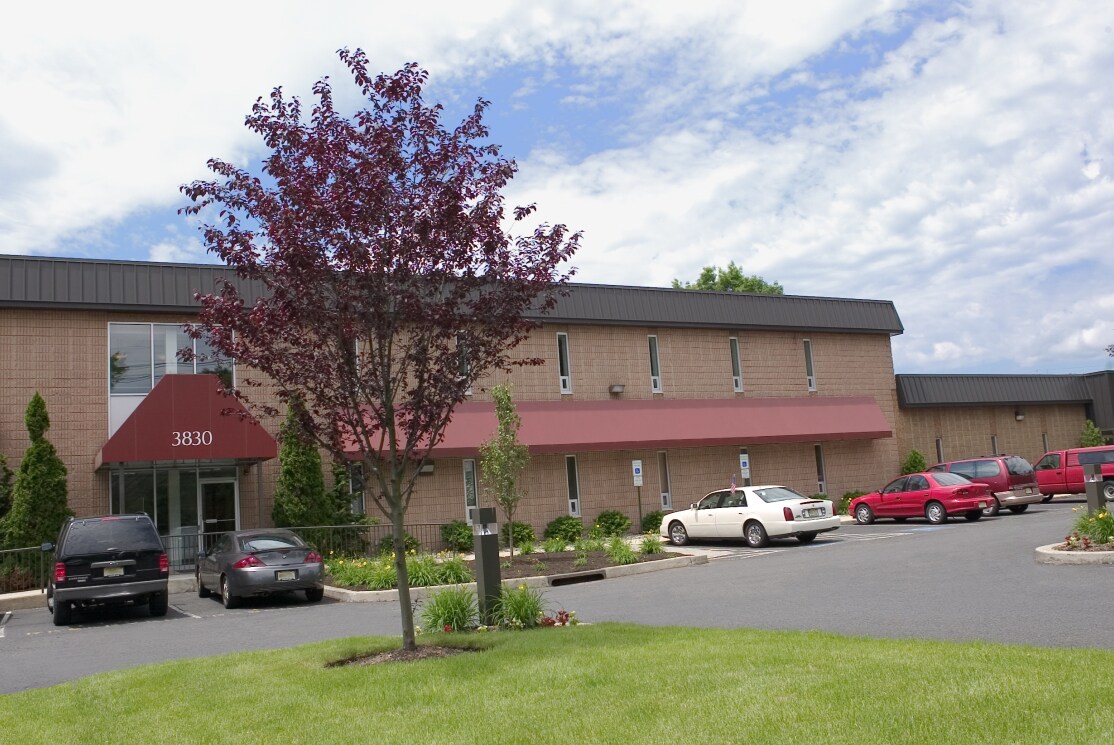 3826-3830 Park Ave, Edison, NJ à louer Photo du bâtiment- Image 1 de 4