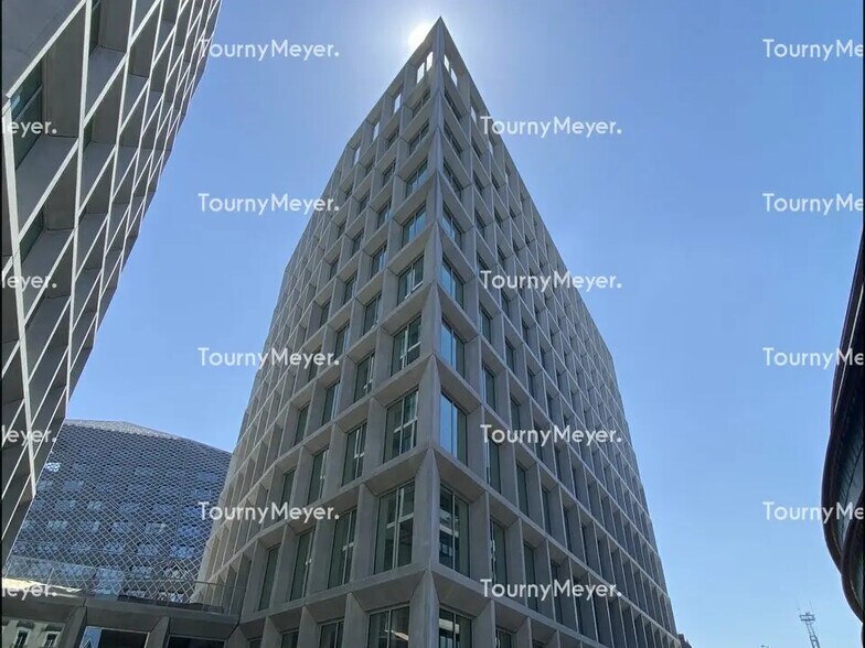 Office in Rennes for lease - Building Photo - Image 2 of 2