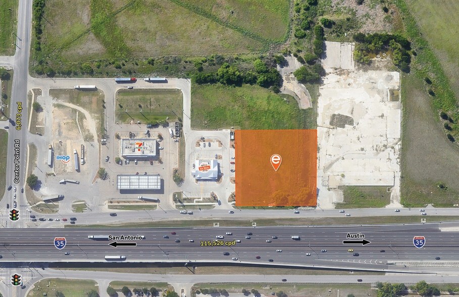 3920 S Interstate 35, San Marcos, TX à vendre - Photo du bâtiment - Image 2 de 3